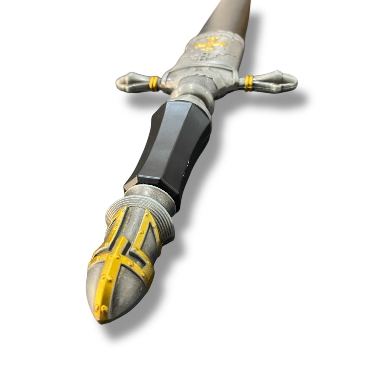 Daga templaria plateada